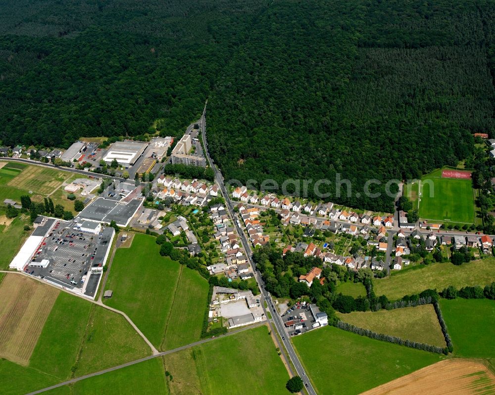 Am Mühlberg from above - Residential area - mixed development of a multi-family housing estate and single-family housing estate in Am Mühlberg in the state Hesse, Germany