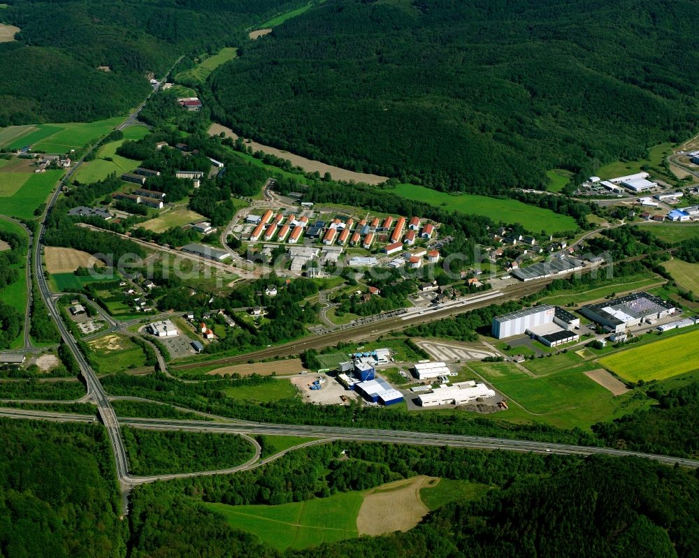 Aerial image Neubrücke - Residential area - mixed development of a multi-family housing estate and single-family housing estate in Neubrücke in the state Rhineland-Palatinate, Germany