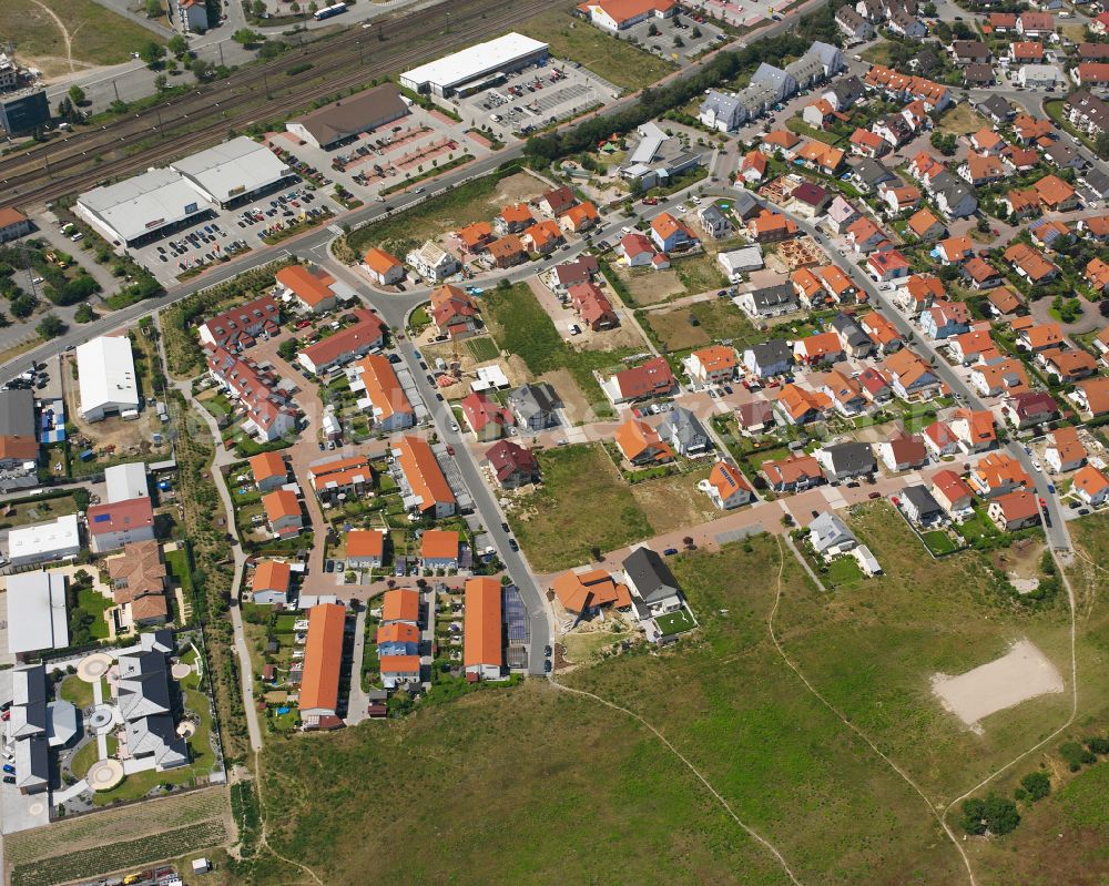 Neudorf from the bird's eye view: Residential area - mixed development of a multi-family housing estate and single-family housing estate in Neudorf in the state Baden-Wuerttemberg, Germany