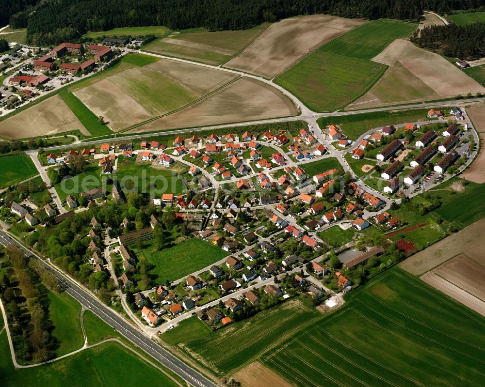 Aerial photograph Obereichenbach - Residential area - mixed development of a multi-family housing estate and single-family housing estate in Obereichenbach in the state Bavaria, Germany