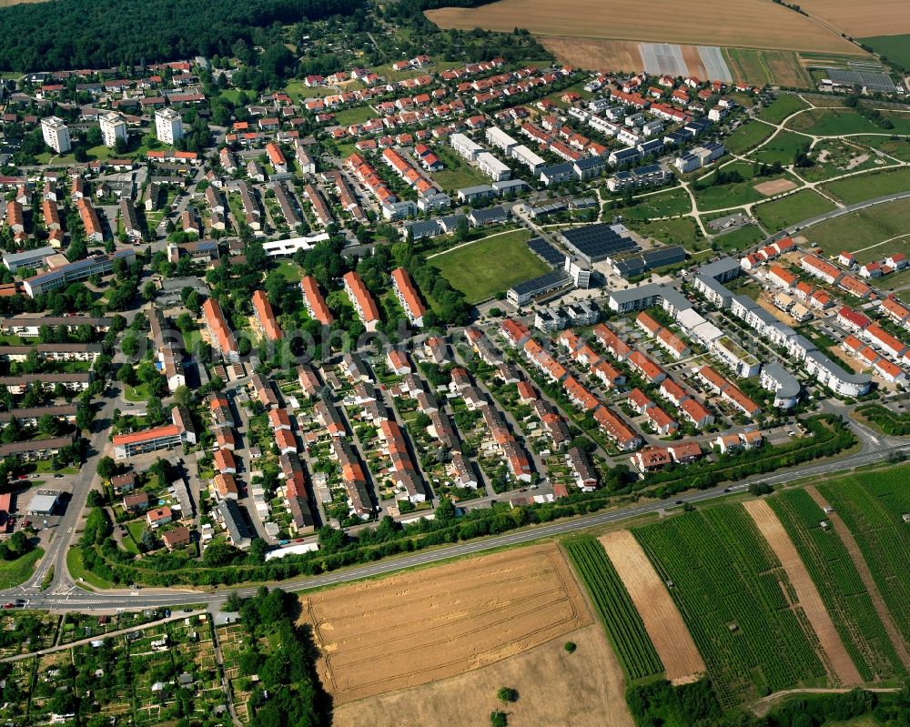 Obereisesheim from the bird's eye view: Residential area - mixed development of a multi-family housing estate and single-family housing estate in Obereisesheim in the state Baden-Wuerttemberg, Germany