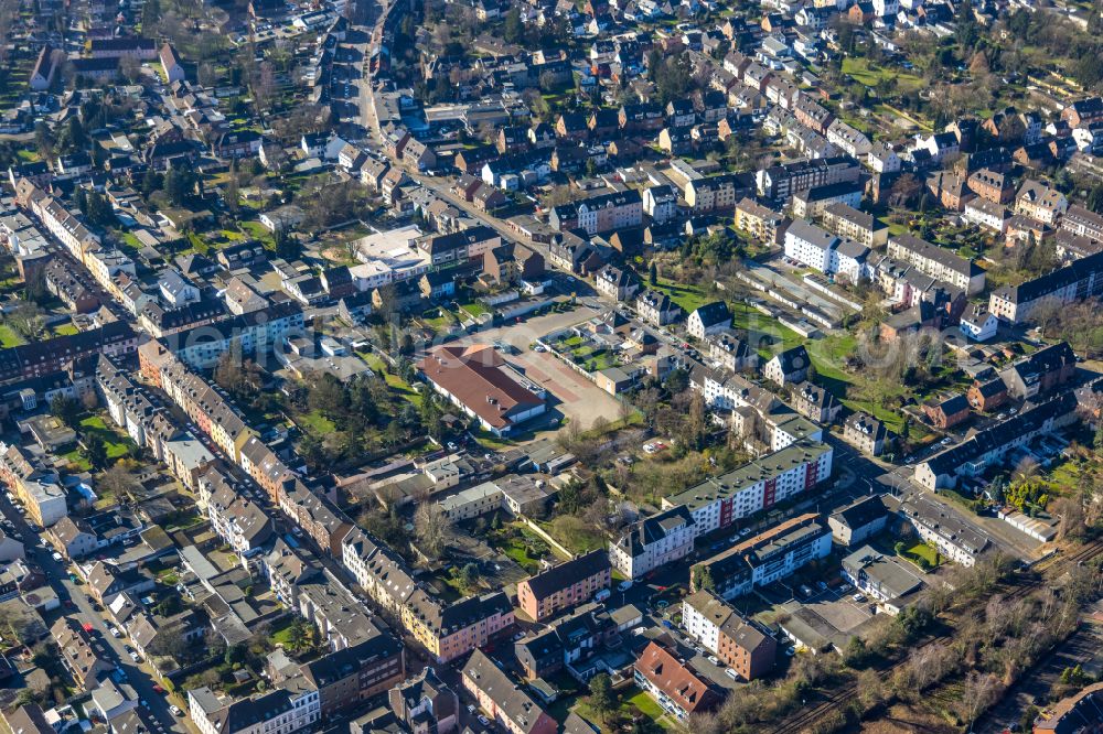 Oberhausen from above - Residential area - mixed development of a multi-family housing estate and single-family housing estate in Oberhausen at Ruhrgebiet in the state North Rhine-Westphalia, Germany