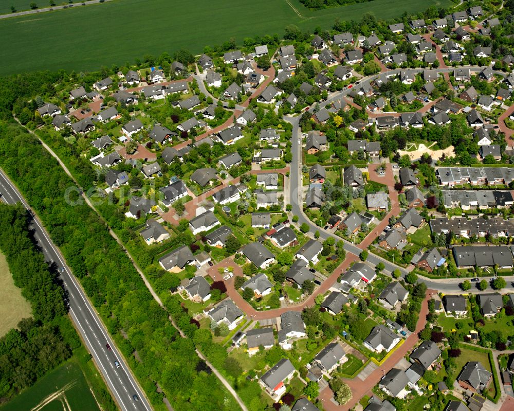 Aerial image Ohlhof - Residential area - mixed development of a multi-family housing estate and single-family housing estate in Ohlhof in the state Lower Saxony, Germany