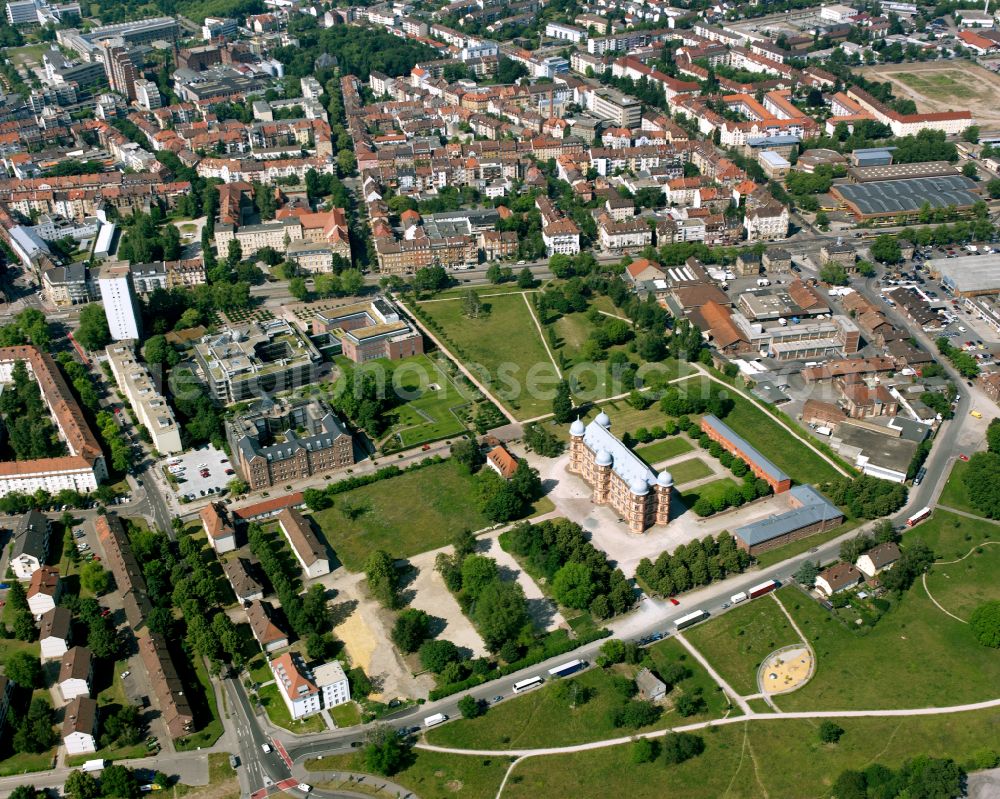 Oststadt from the bird's eye view: Residential area - mixed development of a multi-family housing estate and single-family housing estate in Oststadt in the state Baden-Wuerttemberg, Germany