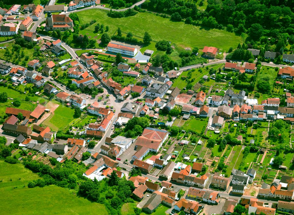 Ramsen from above - Residential area - mixed development of a multi-family housing estate and single-family housing estate in Ramsen in the state Rhineland-Palatinate, Germany