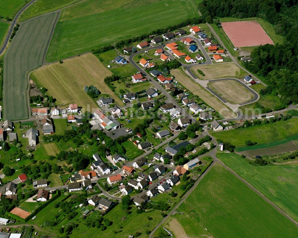 Aerial photograph Rückweiler - Residential area - mixed development of a multi-family housing estate and single-family housing estate in Rückweiler in the state Rhineland-Palatinate, Germany