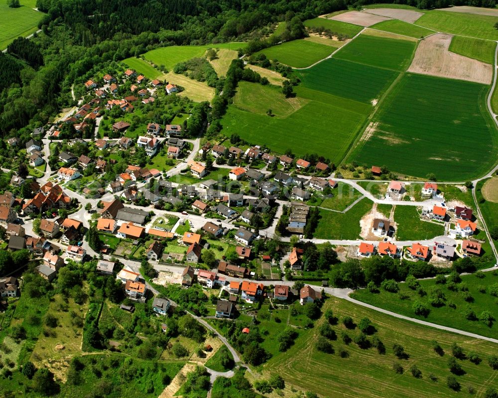 Reichenberg from the bird's eye view: Residential area - mixed development of a multi-family housing estate and single-family housing estate in Reichenberg in the state Baden-Wuerttemberg, Germany