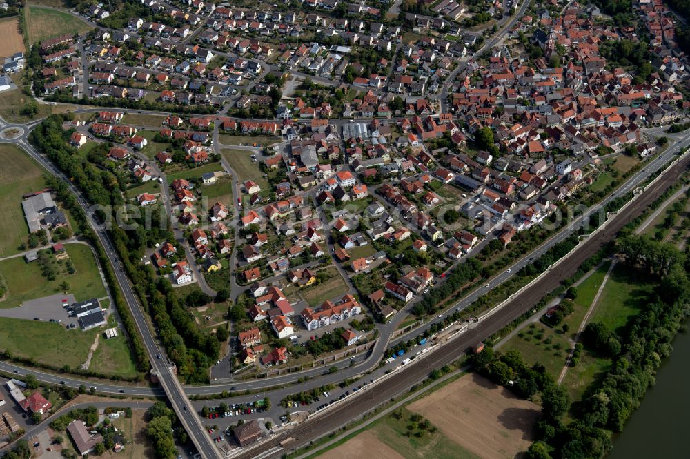 Aerial photograph Retzbach - Residential area - mixed development of a multi-family housing estate and single-family housing estate in Retzbach in the state Bavaria, Germany