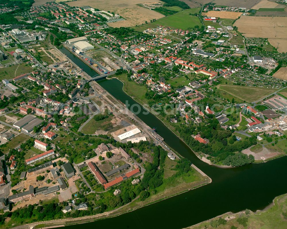 Riesa from the bird's eye view: Residential area - mixed development of a multi-family housing estate and single-family housing estate in Riesa in the state Saxony, Germany