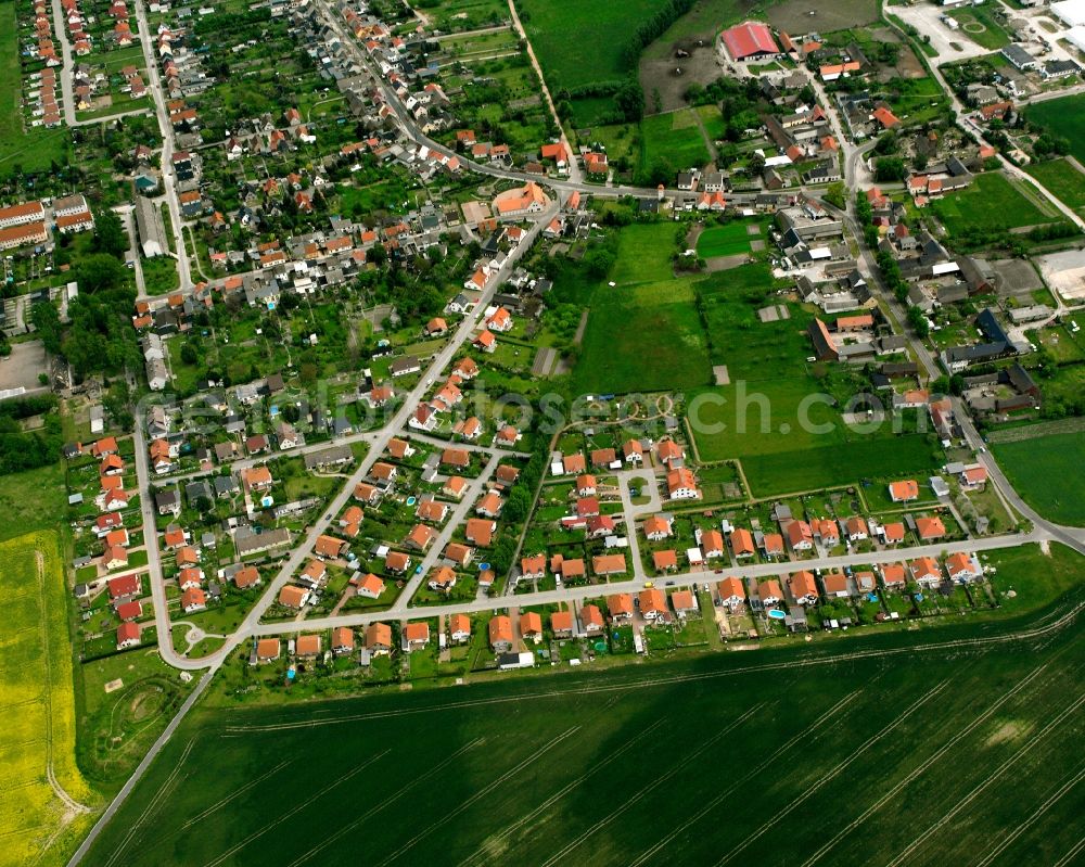 Rodleben from the bird's eye view: Residential area - mixed development of a multi-family housing estate and single-family housing estate in Rodleben in the state Saxony-Anhalt, Germany