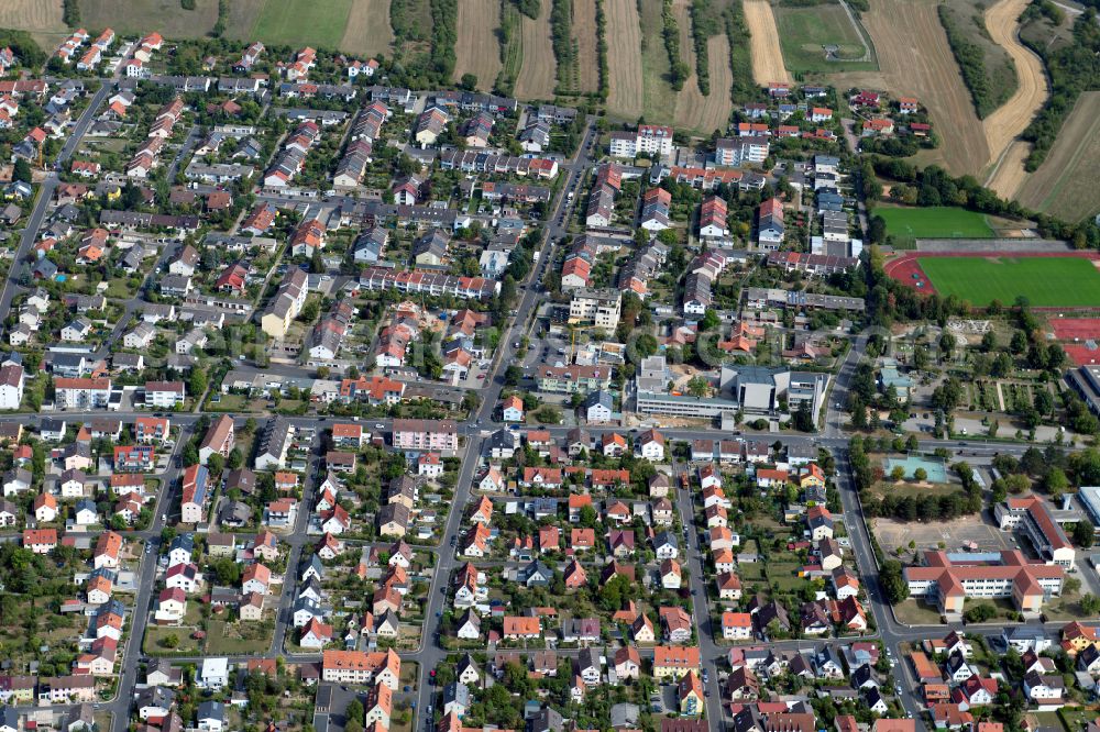 Rohrbach from the bird's eye view: Residential area - mixed development of a multi-family housing estate and single-family housing estate in Rohrbach in the state Bavaria, Germany