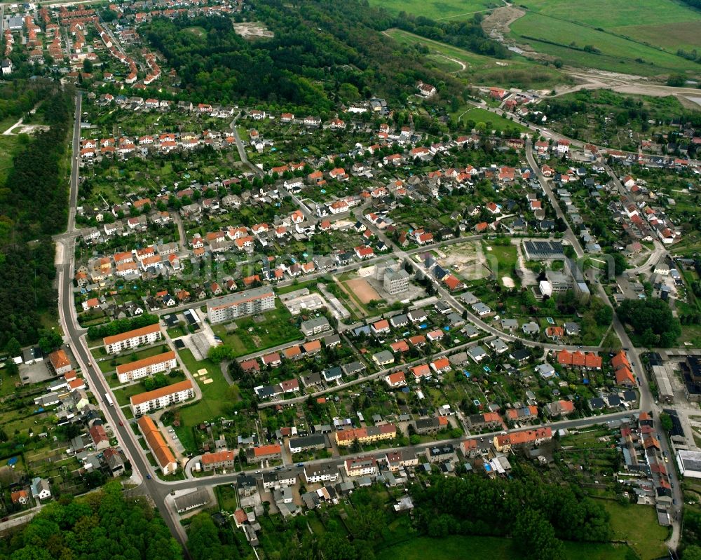 Aerial photograph Roßlau Elbe - Residential area - mixed development of a multi-family housing estate and single-family housing estate in Roßlau Elbe in the state Saxony-Anhalt, Germany