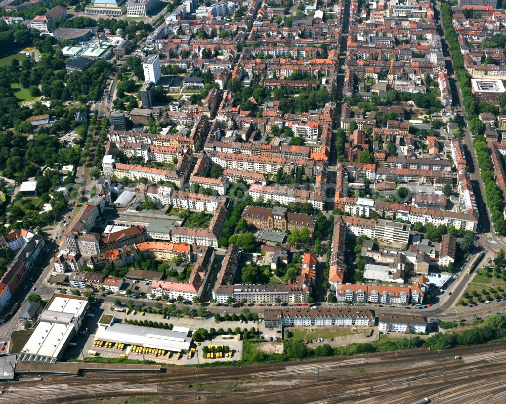 Aerial image Südstadt - Residential area - mixed development of a multi-family housing estate and single-family housing estate in Südstadt in the state Baden-Wuerttemberg, Germany