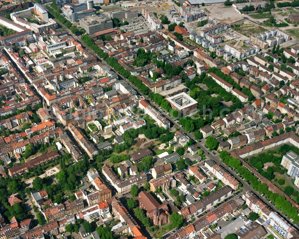 Südstadt from the bird's eye view: Residential area - mixed development of a multi-family housing estate and single-family housing estate in Südstadt in the state Baden-Wuerttemberg, Germany