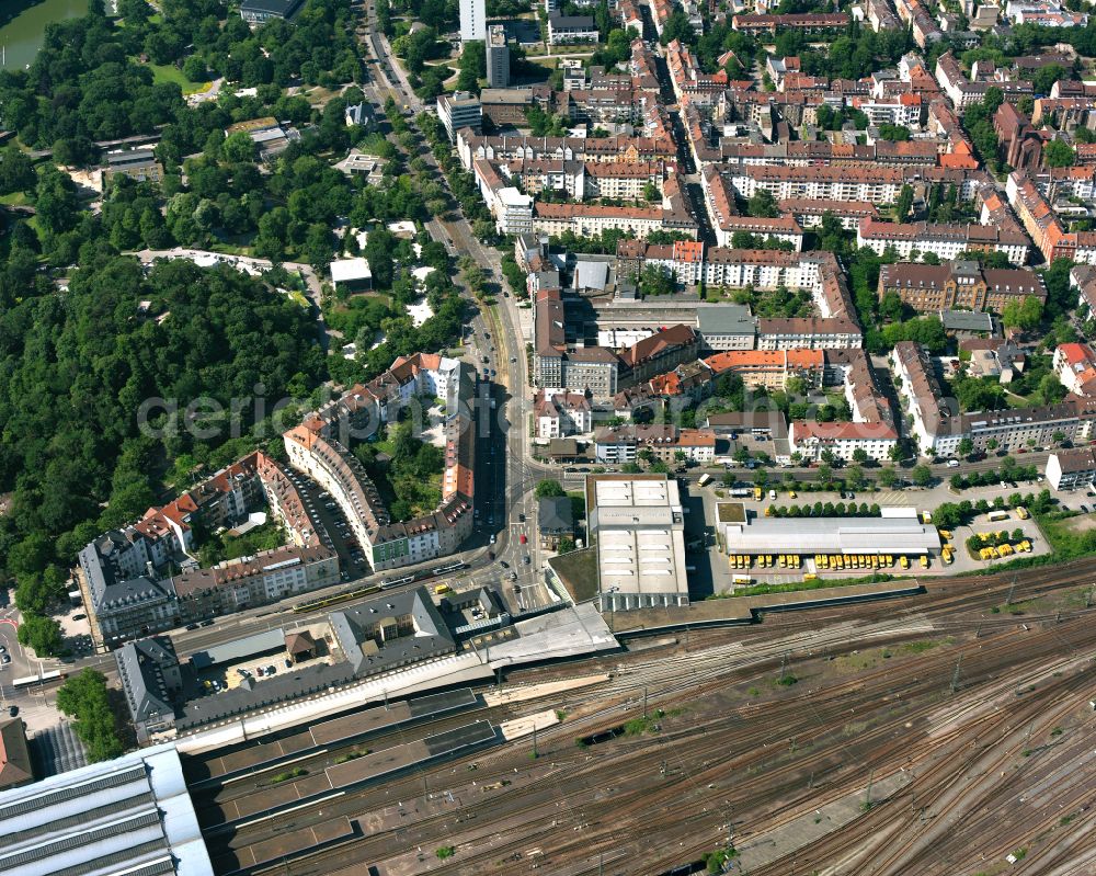 Aerial photograph Südweststadt - Residential area - mixed development of a multi-family housing estate and single-family housing estate in Südweststadt in the state Baden-Wuerttemberg, Germany