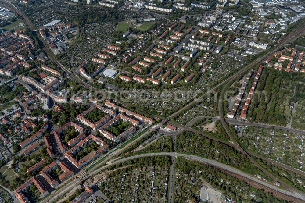 Aerial photograph Sellerhausen - Residential area - mixed development of a multi-family housing estate and single-family housing estate in Sellerhausen in the state Saxony, Germany