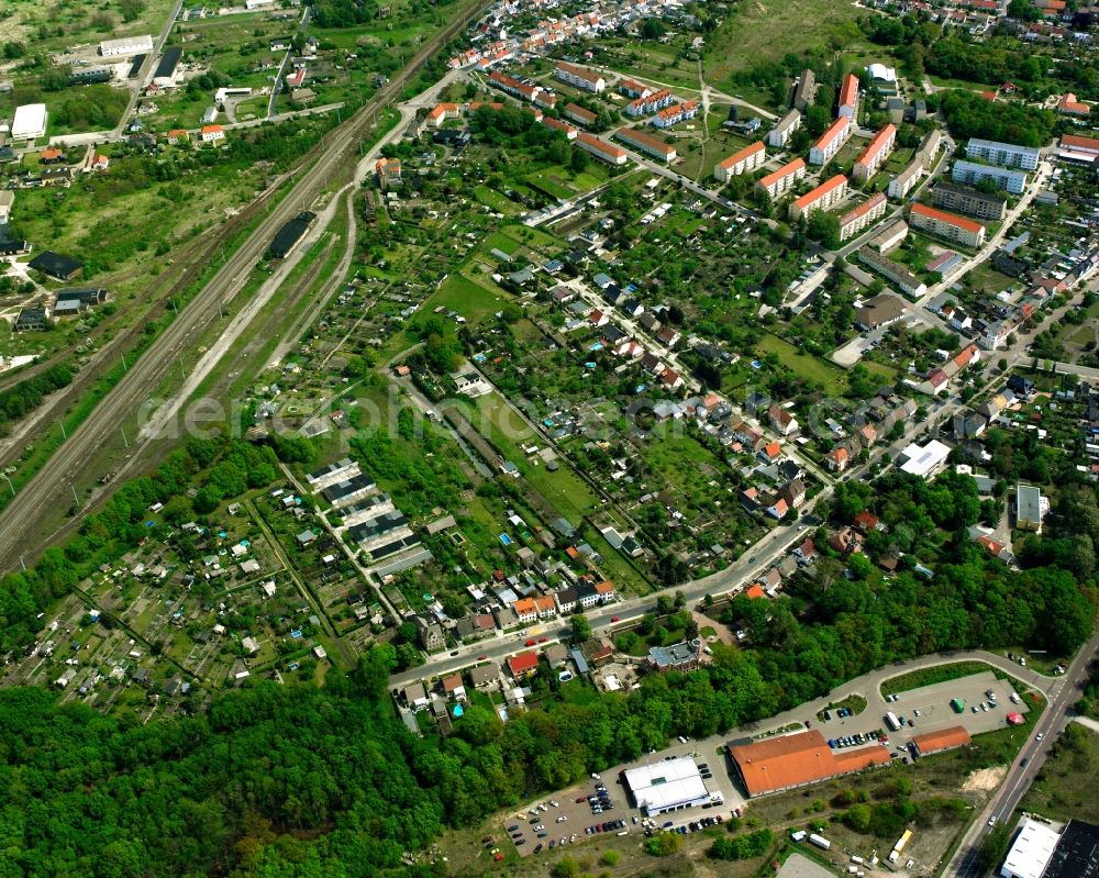 Aerial photograph Serno - Residential area - mixed development of a multi-family housing estate and single-family housing estate in Serno in the state Saxony-Anhalt, Germany