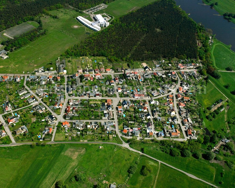 Aerial photograph Serno - Residential area - mixed development of a multi-family housing estate and single-family housing estate in Serno in the state Saxony-Anhalt, Germany