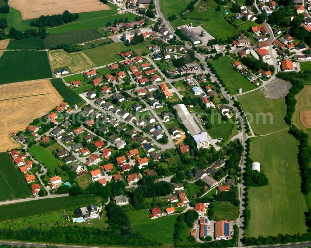 Simbach from the bird's eye view: Residential area - mixed development of a multi-family housing estate and single-family housing estate in Simbach in the state Bavaria, Germany