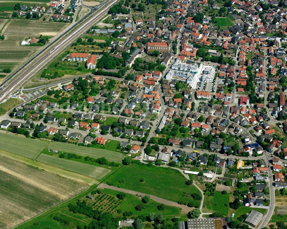 Sinzheim from above - Residential area - mixed development of a multi-family housing estate and single-family housing estate in Sinzheim in the state Baden-Wuerttemberg, Germany