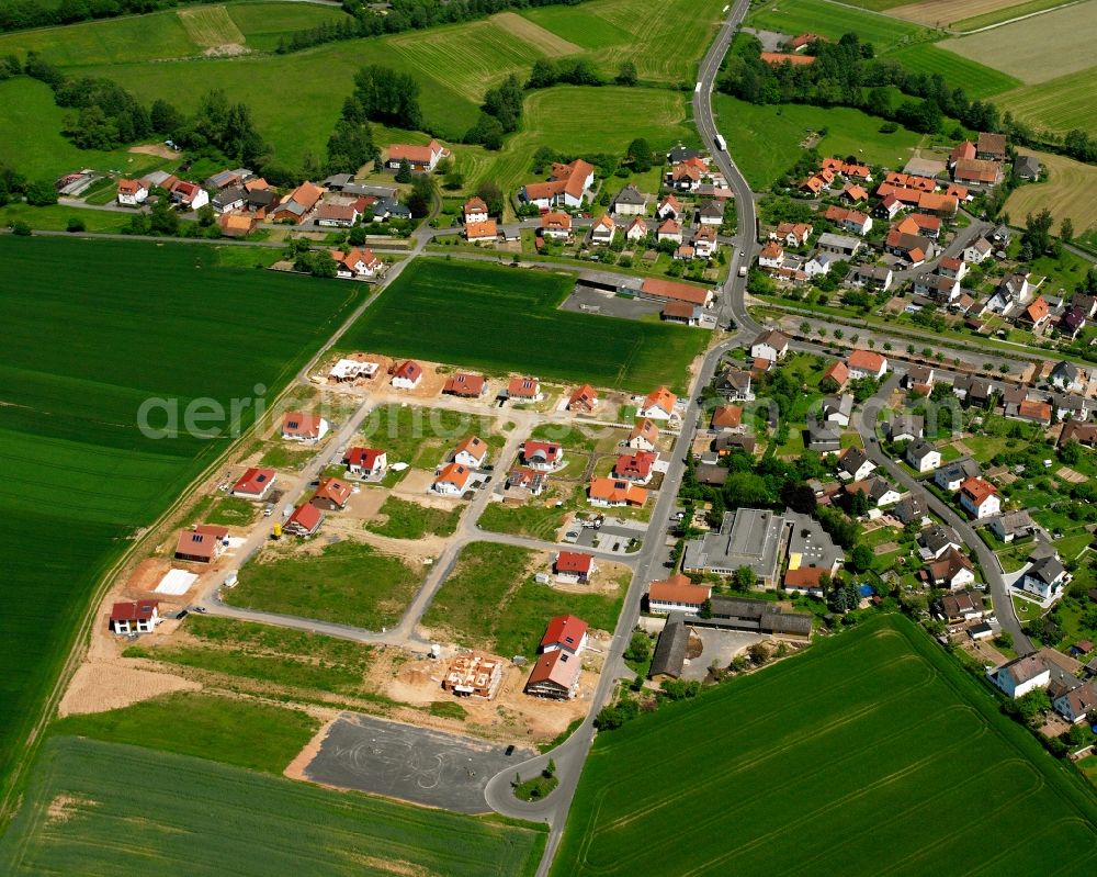 Sorga from the bird's eye view: Residential area - mixed development of a multi-family housing estate and single-family housing estate in Sorga in the state Hesse, Germany