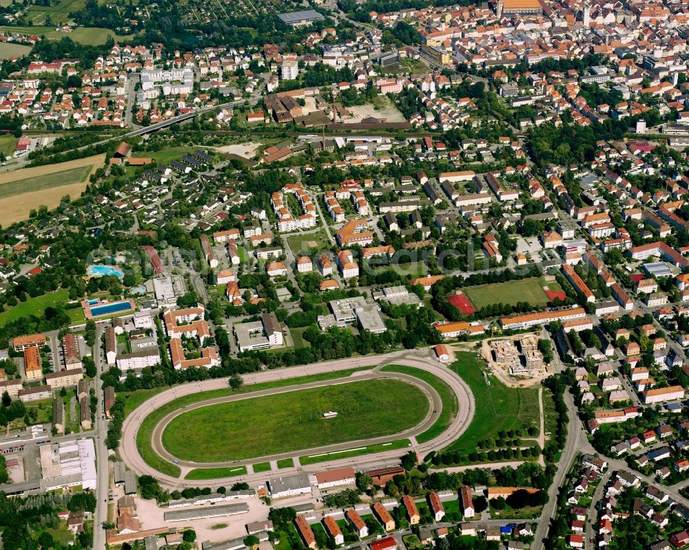 Aerial photograph Straubing - Residential area - mixed development of a multi-family housing estate and single-family housing estate in Straubing in the state Bavaria, Germany