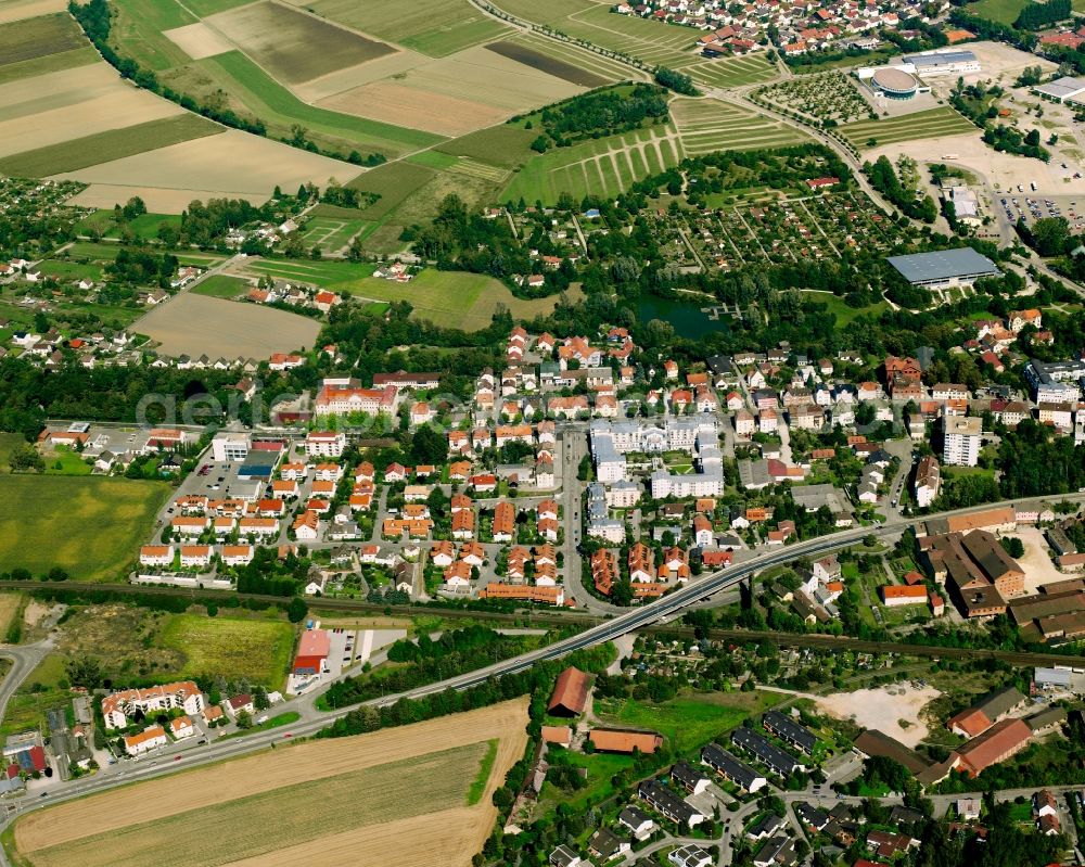 Straubing from the bird's eye view: Residential area - mixed development of a multi-family housing estate and single-family housing estate in Straubing in the state Bavaria, Germany