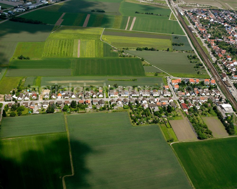 Aerial photograph Stutensee - Residential area - mixed development of a multi-family housing estate and single-family housing estate on street Eggensteiner Strasse in Stutensee in the state Baden-Wuerttemberg, Germany