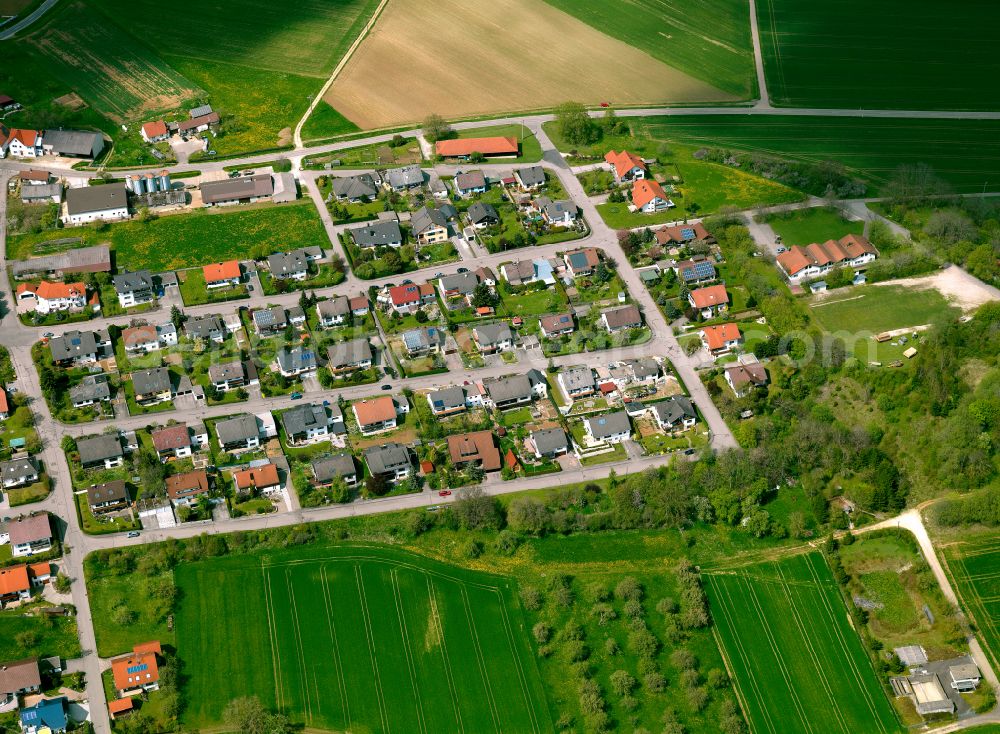 Aerial image Tomerdingen - Residential area - mixed development of a multi-family housing estate and single-family housing estate in Tomerdingen in the state Baden-Wuerttemberg, Germany