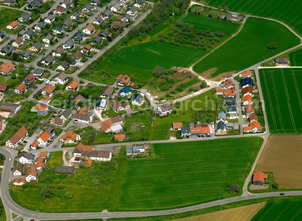 Aerial photograph Tomerdingen - Residential area - mixed development of a multi-family housing estate and single-family housing estate in Tomerdingen in the state Baden-Wuerttemberg, Germany