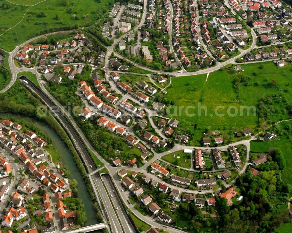 Uhingen from the bird's eye view: Residential area - mixed development of a multi-family housing estate and single-family housing estate in Uhingen in the state Baden-Wuerttemberg, Germany