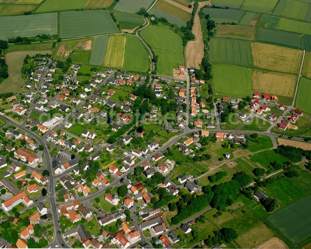 Uschlag from the bird's eye view: Residential area - mixed development of a multi-family housing estate and single-family housing estate in Uschlag in the state Lower Saxony, Germany