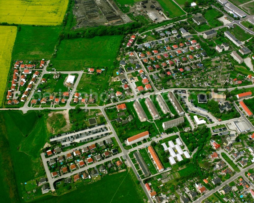 Vockerode from above - Residential area - mixed development of a multi-family housing estate and single-family housing estate in Vockerode in the state Saxony-Anhalt, Germany