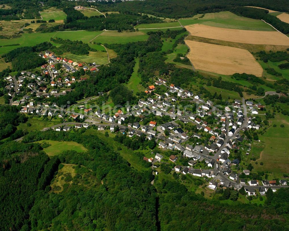 Aerial photograph Vollmersbach - Residential area - mixed development of a multi-family housing estate and single-family housing estate in Vollmersbach in the state Rhineland-Palatinate, Germany