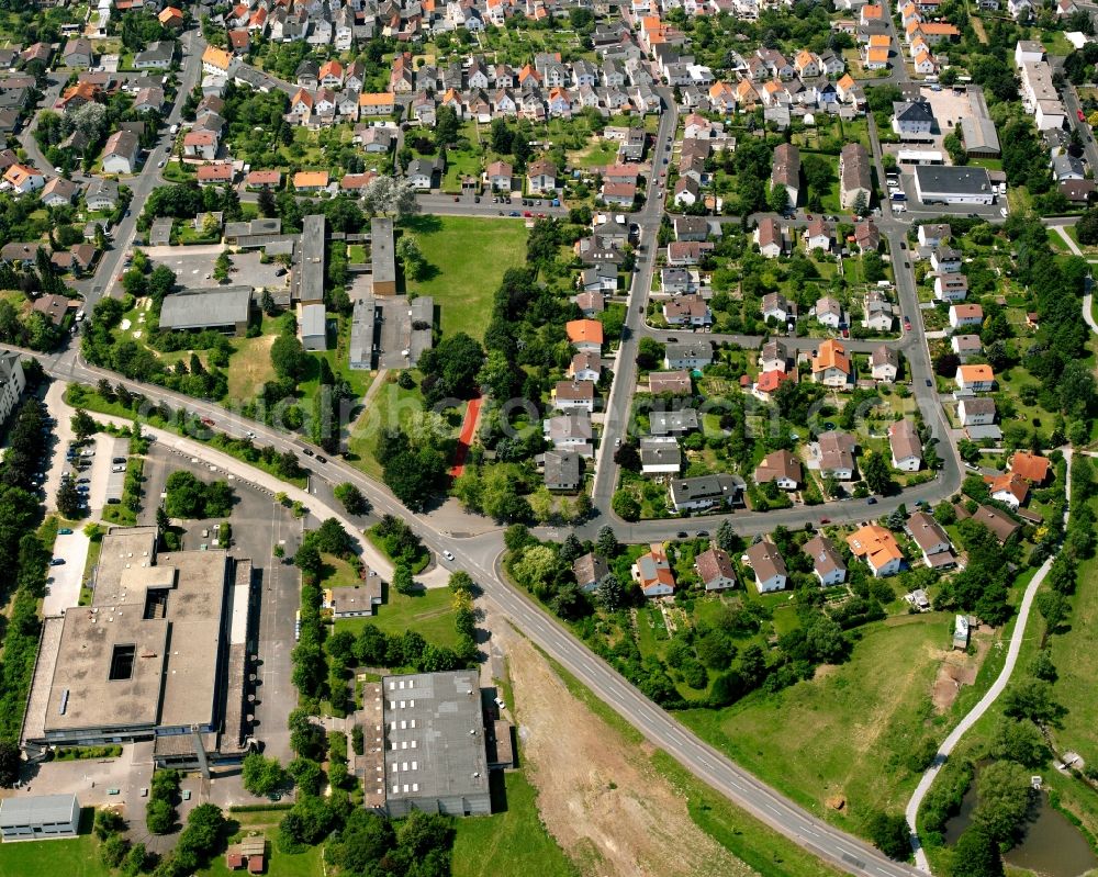 Aerial image Watzenborn-Steinberg - Residential area - mixed development of a multi-family housing estate and single-family housing estate in Watzenborn-Steinberg in the state Hesse, Germany