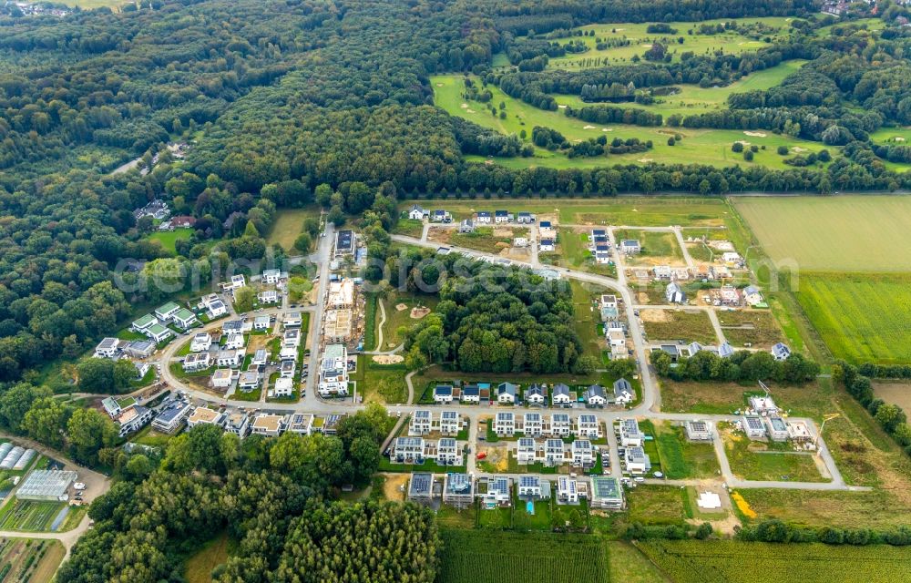 Aerial photograph Gelsenkirchen - Residential area - mixed development of a multi-family housing estate and single-family housing estate of Wohnquartiers Am Buerschen Waldbogen along the Westerholter Strasse - Im Waldquartier in Gelsenkirchen in the state North Rhine-Westphalia, Germany