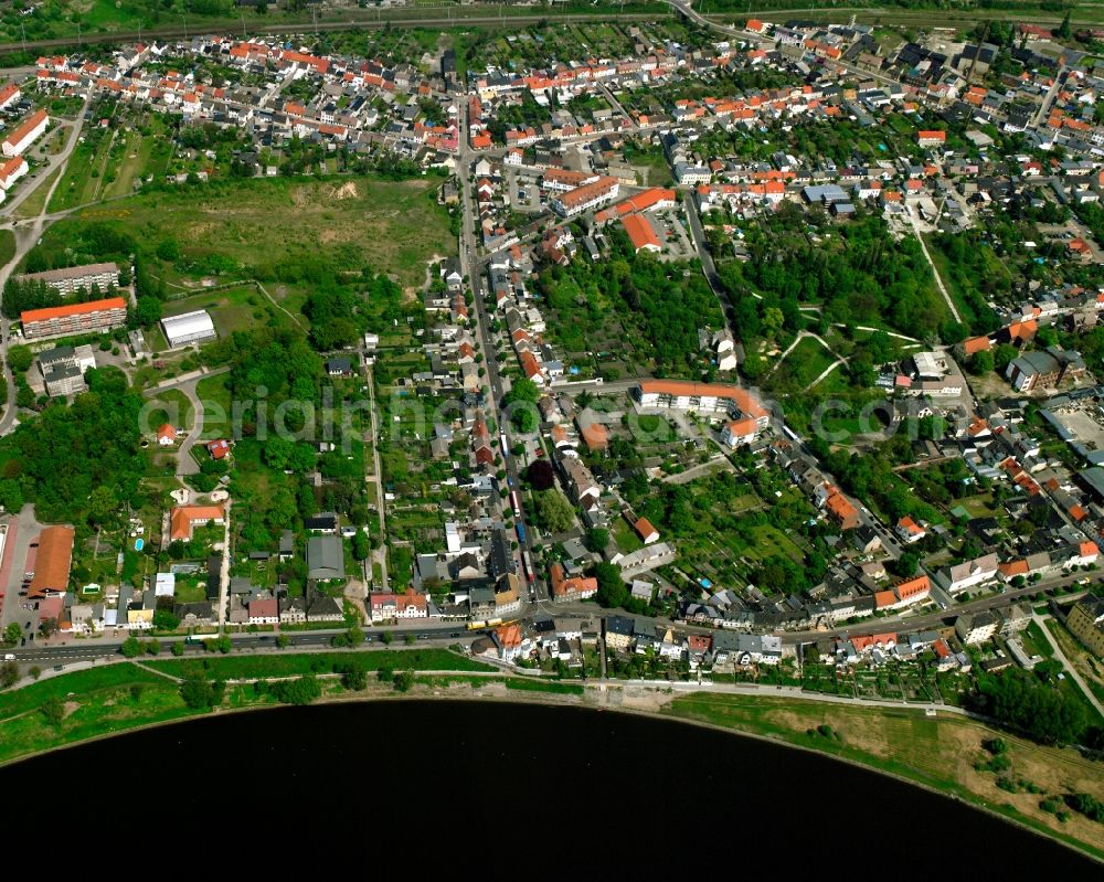 Aerial image Wörlitz - Residential area - mixed development of a multi-family housing estate and single-family housing estate in Wörlitz in the state Saxony-Anhalt, Germany