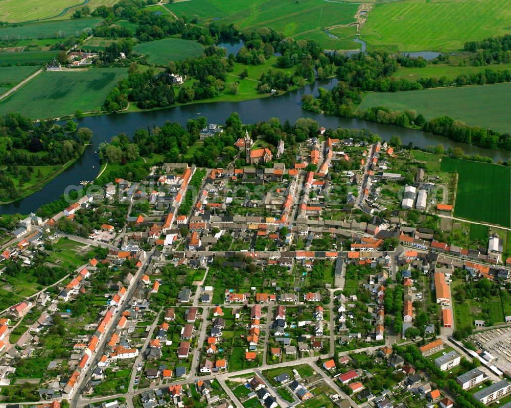 Aerial image Wörlitz - Residential area - mixed development of a multi-family housing estate and single-family housing estate in Wörlitz in the state Saxony-Anhalt, Germany