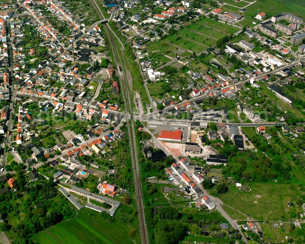 Aerial image Wörlitz - Residential area - mixed development of a multi-family housing estate and single-family housing estate in Wörlitz in the state Saxony-Anhalt, Germany