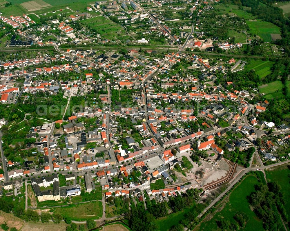 Aerial photograph Wörlitz - Residential area - mixed development of a multi-family housing estate and single-family housing estate in Wörlitz in the state Saxony-Anhalt, Germany