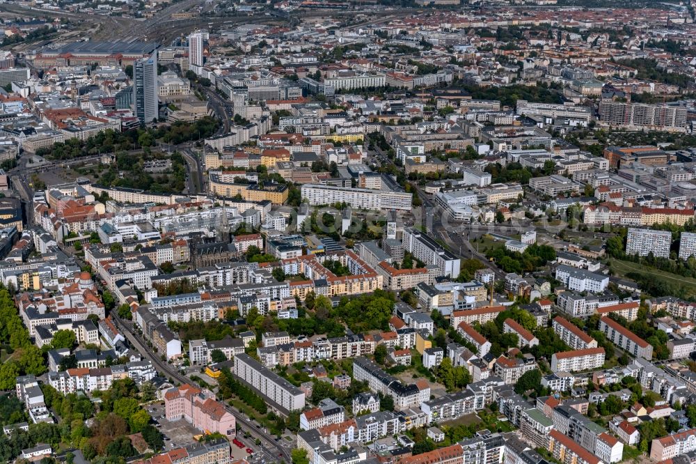 Zentrum-Süd from the bird's eye view: Residential area - mixed development of a multi-family housing estate and single-family housing estate in Zentrum-Süd in the state Saxony, Germany