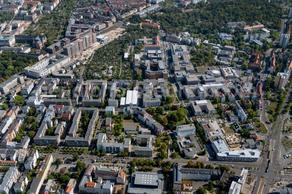 Leipzig from above - Residential area - mixed development of a multi-family housing estate and single-family housing estate in Zentrum-Suedost in the state Saxony, Germany