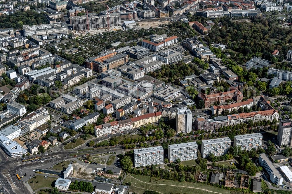 Aerial image Leipzig - Residential area - mixed development of a multi-family housing estate and single-family housing estate in Zentrum-Suedost in the state Saxony, Germany