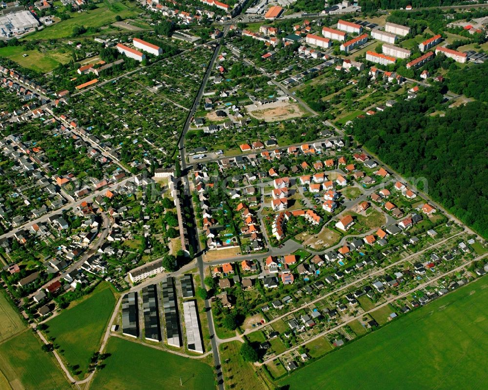 Aerial image Zerbst/Anhalt - Residential area - mixed development of a multi-family housing estate and single-family housing estate in Zerbst/Anhalt in the state Saxony-Anhalt, Germany