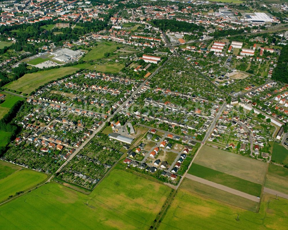 Aerial photograph Zerbst/Anhalt - Residential area - mixed development of a multi-family housing estate and single-family housing estate in Zerbst/Anhalt in the state Saxony-Anhalt, Germany