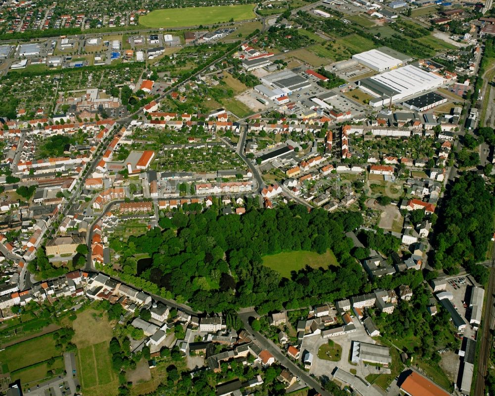 Aerial photograph Zerbst/Anhalt - Residential area - mixed development of a multi-family housing estate and single-family housing estate in Zerbst/Anhalt in the state Saxony-Anhalt, Germany