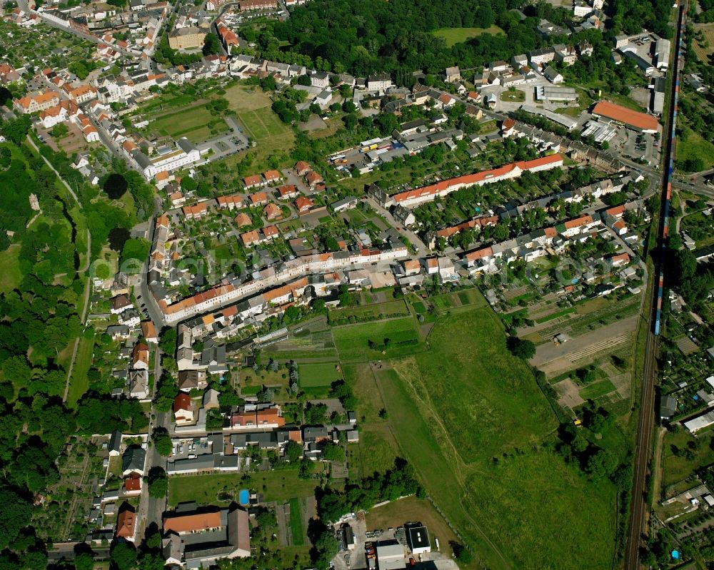 Zerbst/Anhalt from the bird's eye view: Residential area - mixed development of a multi-family housing estate and single-family housing estate in Zerbst/Anhalt in the state Saxony-Anhalt, Germany