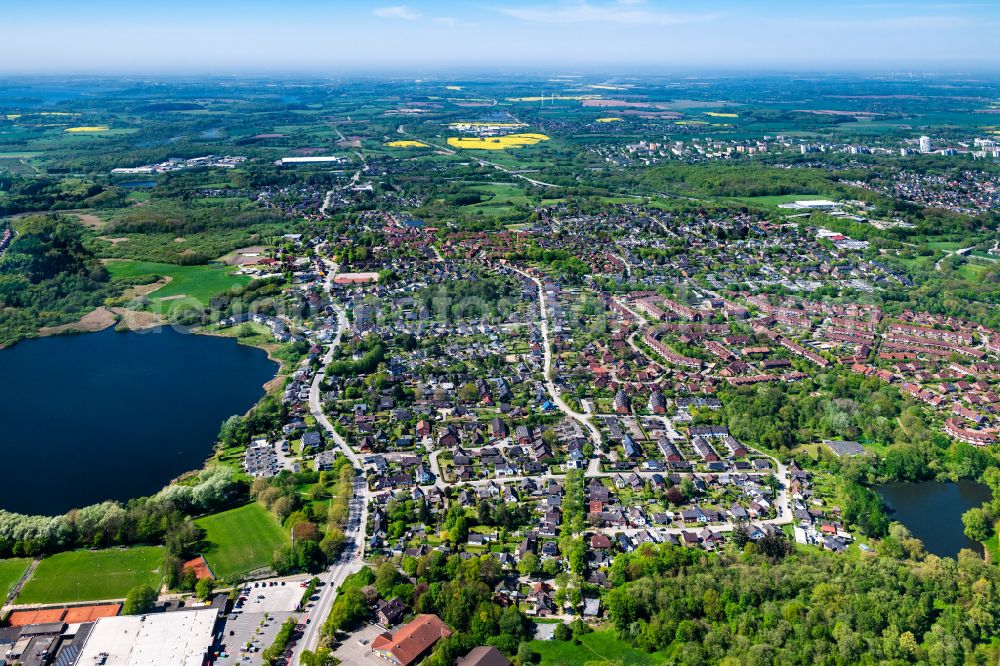 Aerial photograph Kiel - Residential area - mixed development of multi-family and single-family house settlement in the Russee - Hammer district of Kiel in Kiel in the state Schleswig-Holstein, Germany