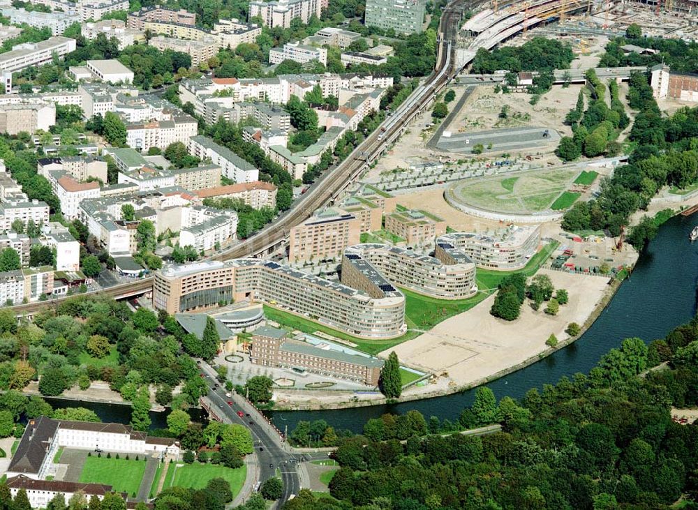 Aerial photograph Berlin - Moabit - Wohngebiet am Moabiter Werder in Berlin - Moabit am Regierungsviertel / Spreebogen.