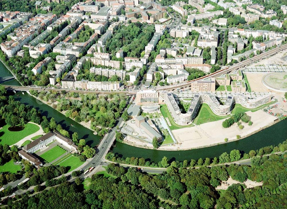 Aerial image Berlin - Moabit - Wohngebiet am Moabiter Werder in Berlin - Moabit am Regierungsviertel / Spreebogen.